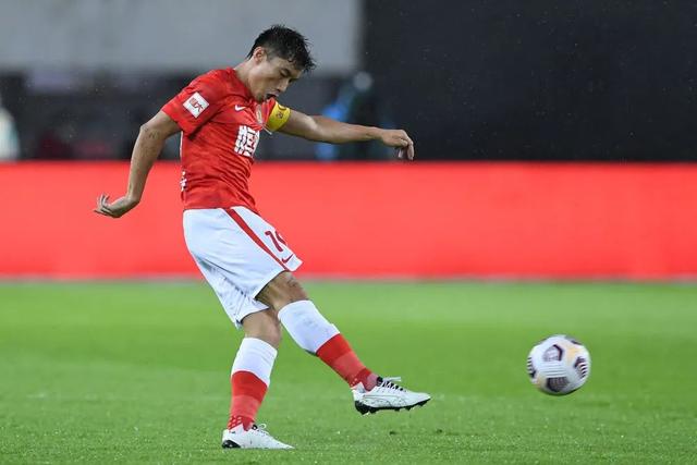 拜仁计划与诺伊尔续约，不打算提前召回努贝尔